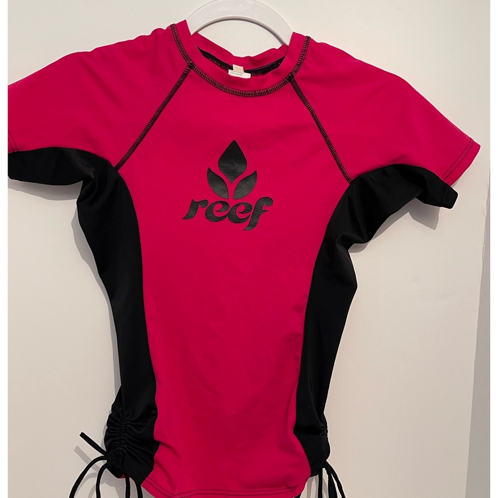 Reef Rash Guard Swim Shirt Girls Size S Sides Pink/Black